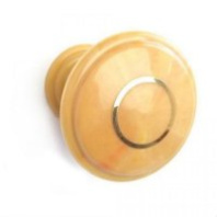 Ручка-кнопка УФА РК (25) с золотой каймой, пластиковая, светлое дерево											